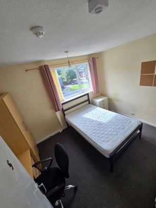 6 bedroom terraced house to rent - Photo 1
