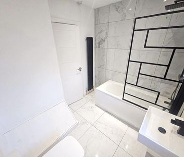 3 bedroom terraced house to rent - Photo 6