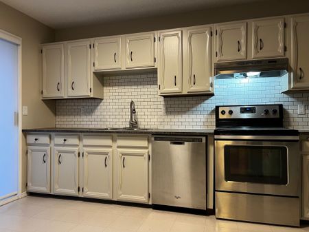 3 Bed Black Mountain - Photo 4