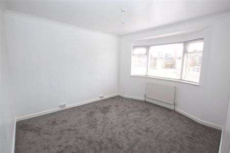 Alton Gardens, Southend-on-Sea, Essex, SS2 6QU - Photo 2