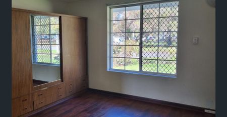 Convenient 2 bedroom unit on Yokine Reserve - Photo 4