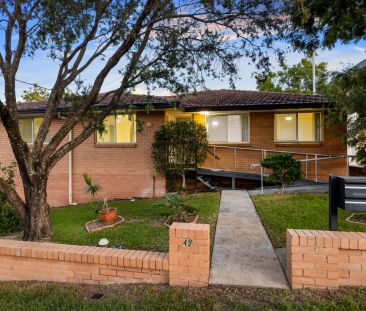 Spacious 2-Bedroom Unit in Prime Coorparoo Location - Photo 3