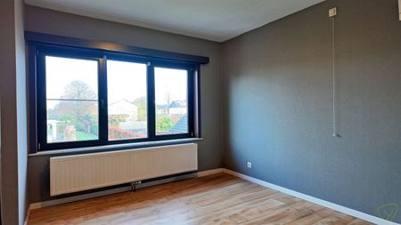 Rustig gelegen vrijstaande gezinswoning met ruime tuin in Eeklo! - Photo 5