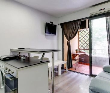 Estudio de alquiler en Sagrada Família - Photo 2