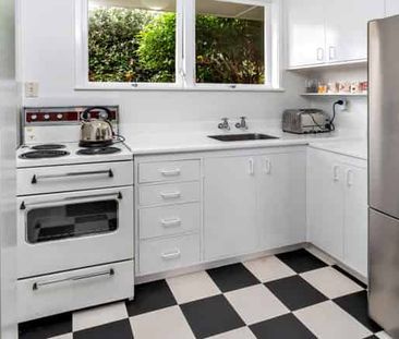 2-BEDROOM IN BUCKLANDS BEACH - Photo 3