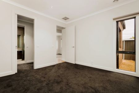 3 Bed, 2 Bath - Photo 5