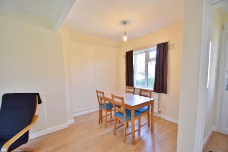 3 bedroom semi-detached house to rent - Photo 2