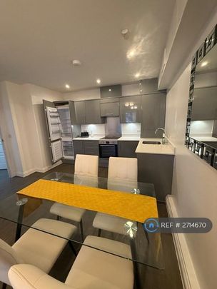 2 bedroom flat to rent - Photo 1