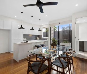 Stunning Family Home - Photo 6