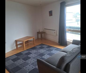 1 bedroom flat to rent - Photo 2