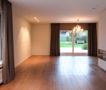 Kwalitatief afgewerkte villa met ruime garage en tuin - Photo 4