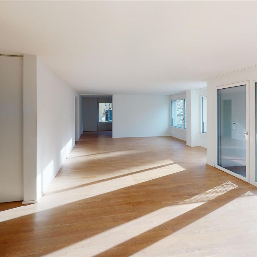 Grosszügige Wohnung im Herzen von Zürich Seefeld! - Photo 1