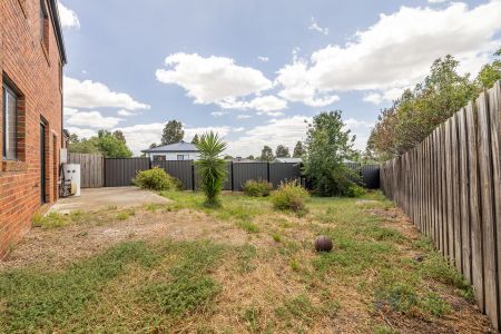 3/2 Lobelia Court, 3340, Bacchus Marsh Vic - Photo 2