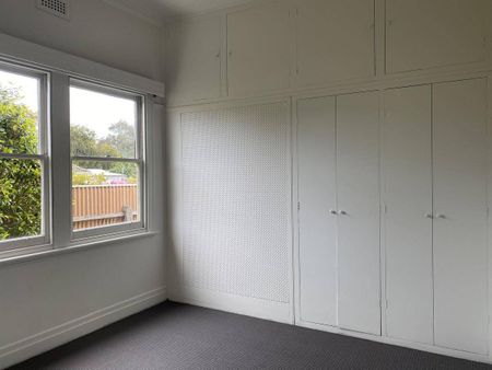 Large Family Home - Photo 2