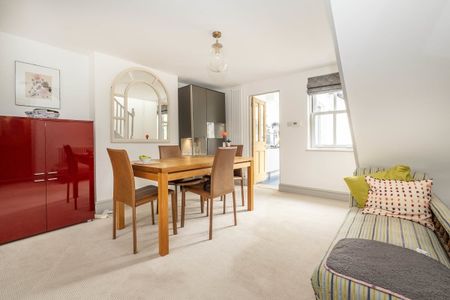 3 bedroom semi-detached house to rent - Photo 4