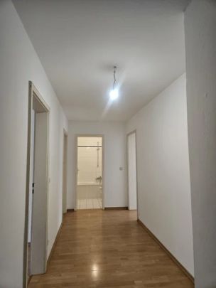 Helle, gut geschnittene Dreizimmerwohnung mit Südbalkon in Giesing, nähe Candidplatz U1 - Foto 1