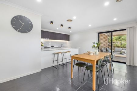 4 Derby Court, Cranbourne North VIC - Photo 5