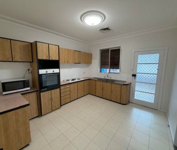 4 Rodgers Street, Kingswood NSW - Photo 4