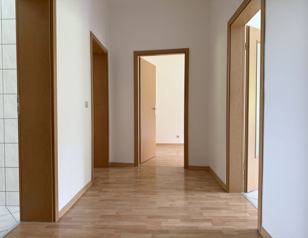 2-Raum • ruhige Lage • Chemnitz • mit Balkon • viel Grün • Laminat • Tageslichtbad • Anmieten! - Foto 1