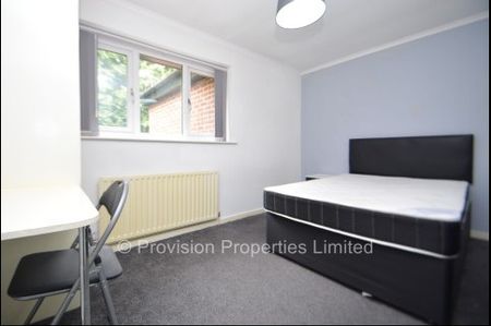 4 Bed House near the Leeds University - Photo 5