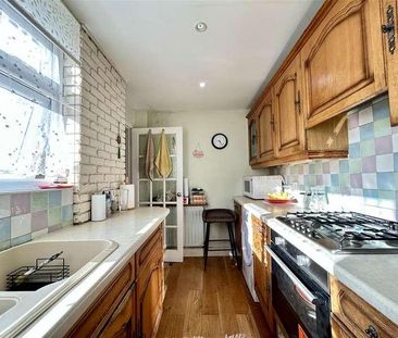 Moorfield, Harlow, CM18 - Photo 4