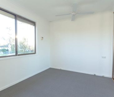 Three bedroom home with large sunroom - Photo 2