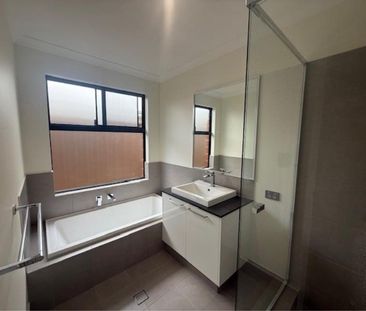 13 Desert Lp, Piara Waters - Photo 2