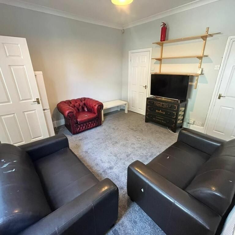 4 bedroom house share to rent - Photo 1