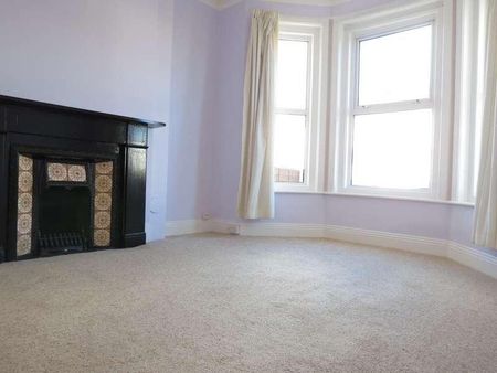 Bedroom Semi Detached House In Winton, BH8 - Photo 4