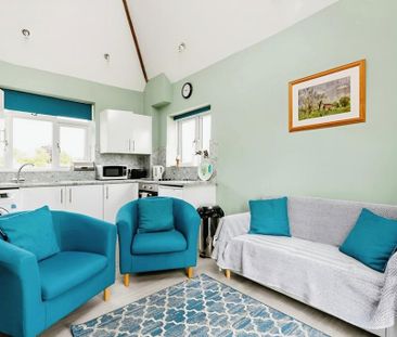 2 bedroom semi-detached house to rent - Photo 2