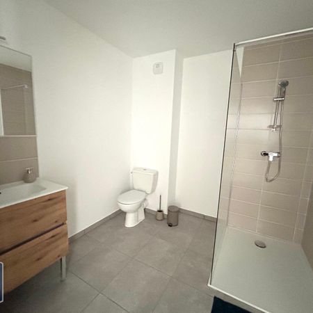 Location Appartement 2 pièces 38m² ST ETIENNE 42000 - Photo 4