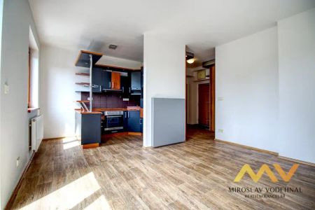 Pronájem bytu 1+kk, 32 m - Fotografie 4