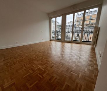 location Appartement T3 DE 76m² À PARIS 15 - Photo 2