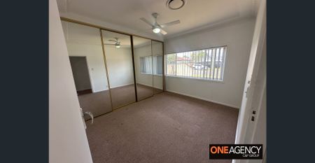 Family Home Minutes Away From Liverpool CBD - Photo 3