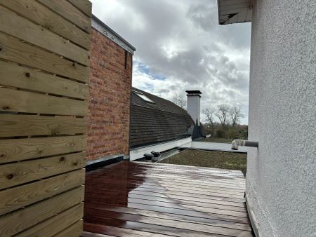 Duplex appartement met vier slaapkamers en ruim terras - Photo 4