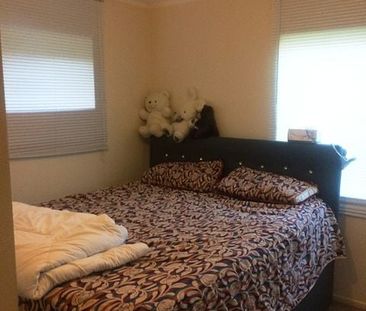 A cozy 2 double bedrooms self contained unit . - Photo 3