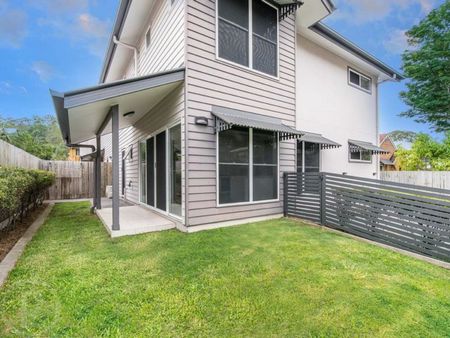 59, Lawson Street, QLD, Morningside - Photo 3