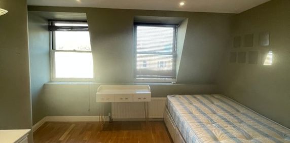 Studio Flat, Elsham Road, W14 - Photo 2