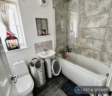 2 bedroom terraced house to rent - Photo 5