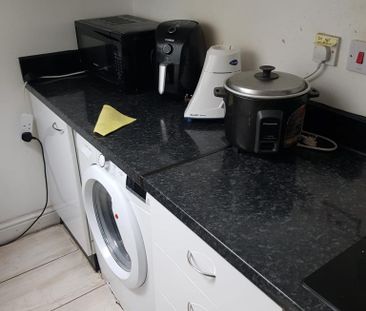 1 bedroom flat to rent - Photo 6