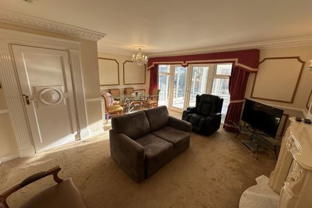 Marine Close - Photo 2