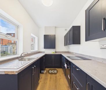 2 bedroom terraced house to rent - Photo 3