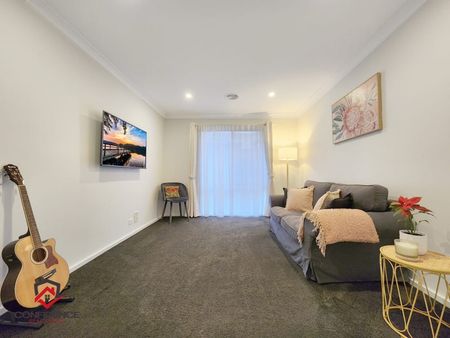 10 Munjuwa Street, Ngunnawal ACT 2913 - House For Rent | Domain - Photo 2