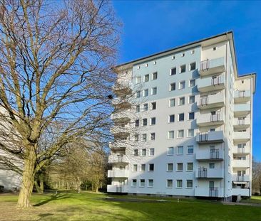 Geräumige 3-Zi.-Wohnung mit Balkon! - Photo 1