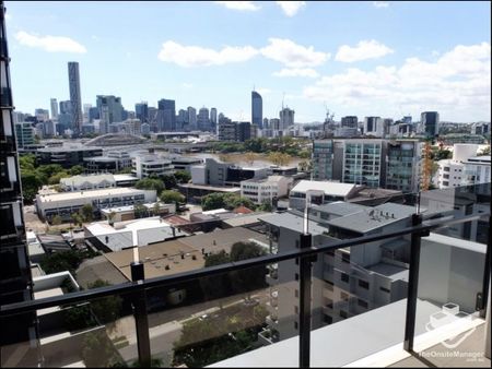 AVAILABLE 1st DECEMBER- 2 BED 1 BATH + Allocated Car Park - Photo 5