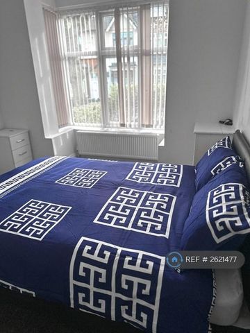 1 bedroom in a house share to rent - Photo 4