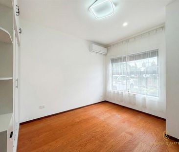 Contemporary Family Haven with Unbeatable Convenience - Photo 6