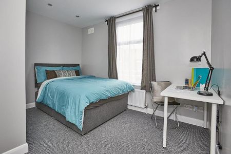 4 bedroom terraced house to rent - Photo 4