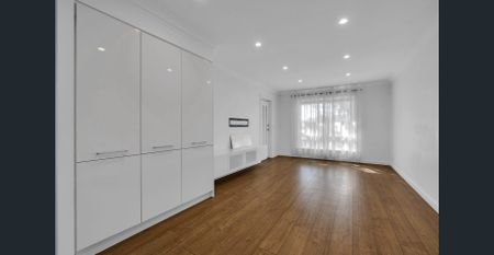 Low Maintenance Unit in Prime Location - Photo 3