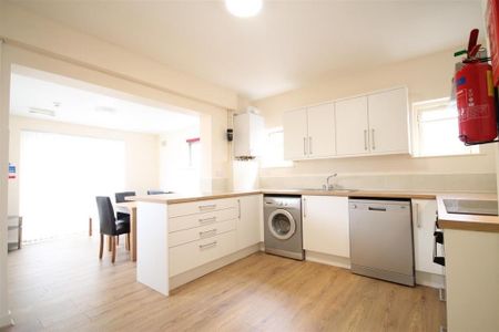 1 bedroom in a house share to rent - Photo 5